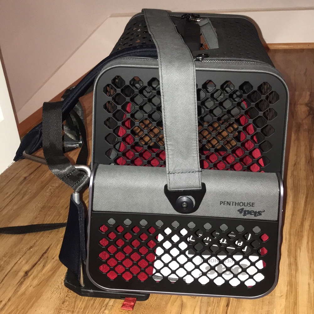 swiss made pet carrier/ car transport system